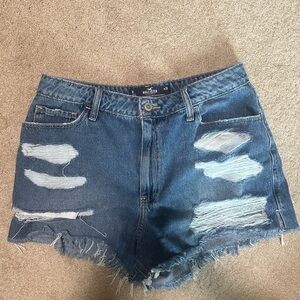 Hollister Ultra High Rise Relaxed Mom Short (Size 11/ 30”)